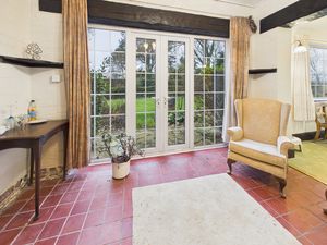 Sun Room- click for photo gallery